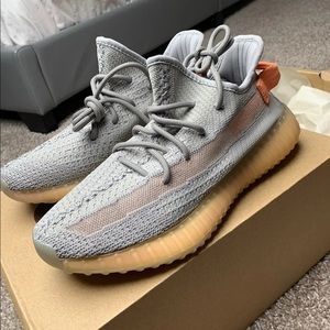 Yeezy 350 V2